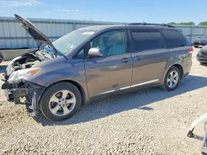 Toyota Sienna 3.5L 6 2011