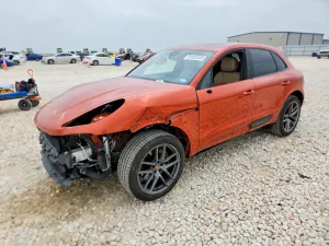Porsche Macan 2.0L 4 2022