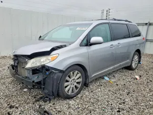 Toyota Sienna 3.5L 6 2013