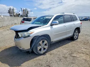 Toyota Highlander 3.5L 6 2013
