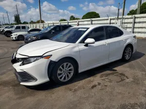 Toyota Camry 2.5L 4 2021