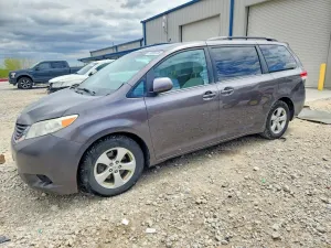 Toyota Sienna 3.5L 6 2012