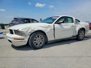 Ford Mustang 4.0L 6 2005