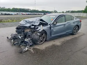 Infiniti Q50 3.7L 6 2015