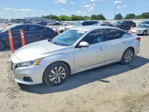Nissan Altima 2.5L 4 2019