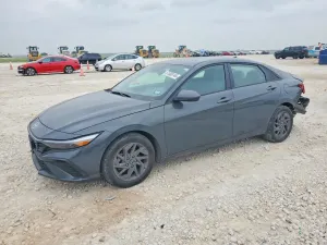 Hyundai Elantra 2.0L 4 2024