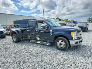 Ford F-350 6.7L 8 2017