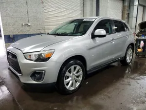 Mitsubishi Outlander 2.4L 4 2015