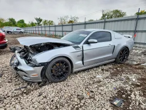 Ford Mustang 5.0L 8 2013