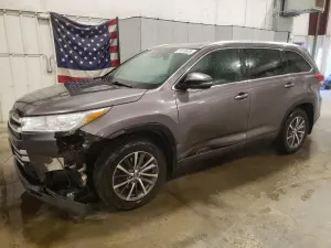Toyota Highlander 3.5L 6 2017