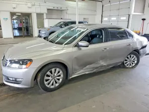 Volkswagen Passat 2.0L 4 2013