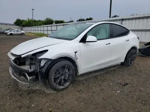 Tesla Model Y 2024