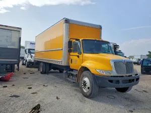 International DuraStar / 4000 6.7L 6 2019