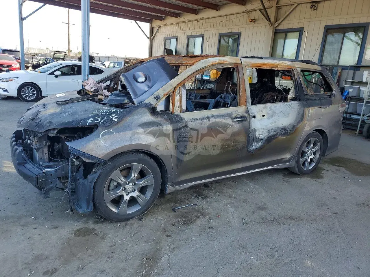 Toyota Sienna 3.5L 6 2015