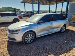 Volkswagen Jetta 2.0L 4 2012