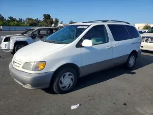 Toyota Sienna 3.0L 6 2003