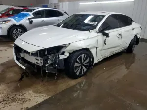 Nissan Altima 2.5L 4 2021