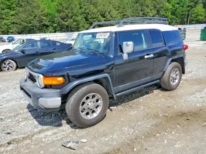 Toyota FJ Cruiser 4.0L 6 2011