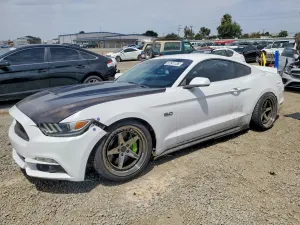 Ford Mustang 5.0L 8 2015