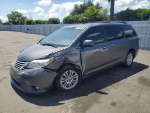 Toyota Sienna 3.5L 6 2017