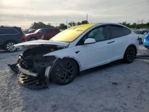 Tesla Model X 2022