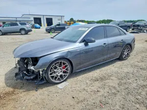 Audi A4 2.0L 4 2022
