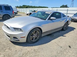 Ford Mustang 3.7L 6 2014