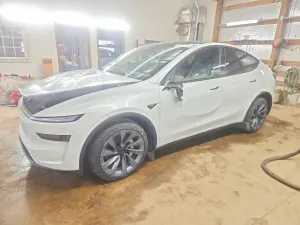 Tesla Model Y 2026