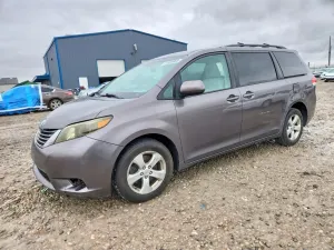 Toyota Sienna 3.5L 6 2012