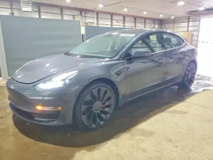 Tesla Model 3 2022