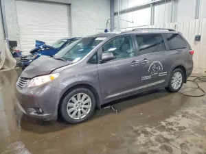 Toyota Sienna 3.5L 6 2017