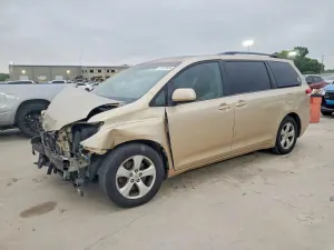Toyota Sienna 3.5L 6 2013