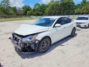 Nissan Altima 2.5L 4 2020