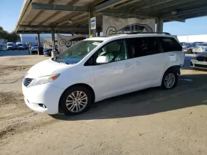 Toyota Sienna 3.5L 6 2014