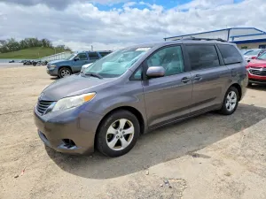 Toyota Sienna 3.5L 6 2011