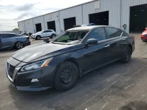 Nissan Altima 2.5L 4 2020