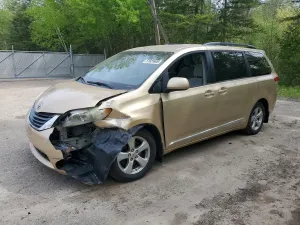 Toyota Sienna 2.7L 4 2011