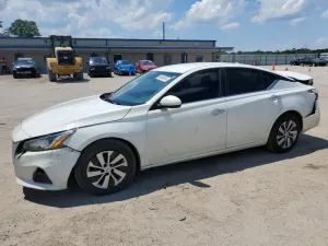 Nissan Altima 2.5L 4 2020