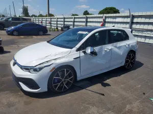 Volkswagen Golf 2.0L 4 2024