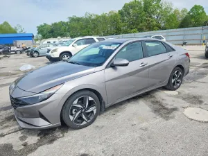 Hyundai Elantra 2.0L 4 2023
