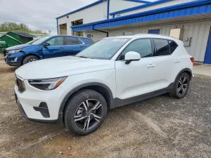 Volvo XC40 2.0L 4 2024