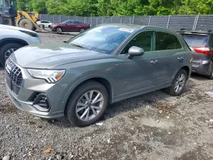 Audi Q3 2.0L 4 2025