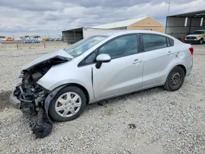 Kia Rio 1.6L 4 2013