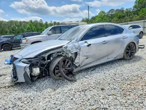 Lexus IS 2.0L 4 2024
