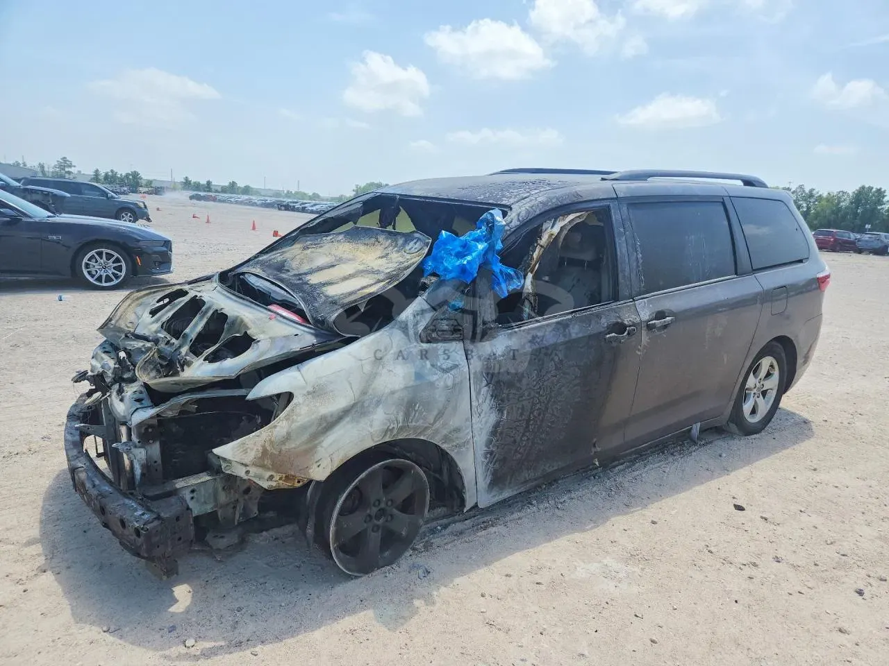 Toyota Sienna 3.5L 6 2016