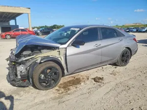 Hyundai Elantra 2.0L 4 2026