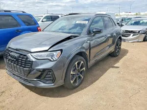 Audi Q3 2.0L 4 2025
