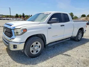 Toyota Tundra 5.7L 8 2020
