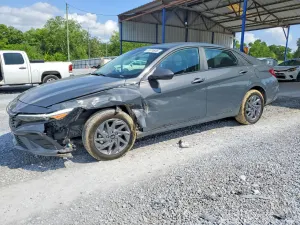Hyundai Elantra 2.0L 4 2024