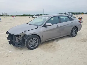 Hyundai Elantra 2.0L 4 2024